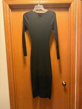 Minimalist Black Ribbed Long-Sleeve Midi Dress